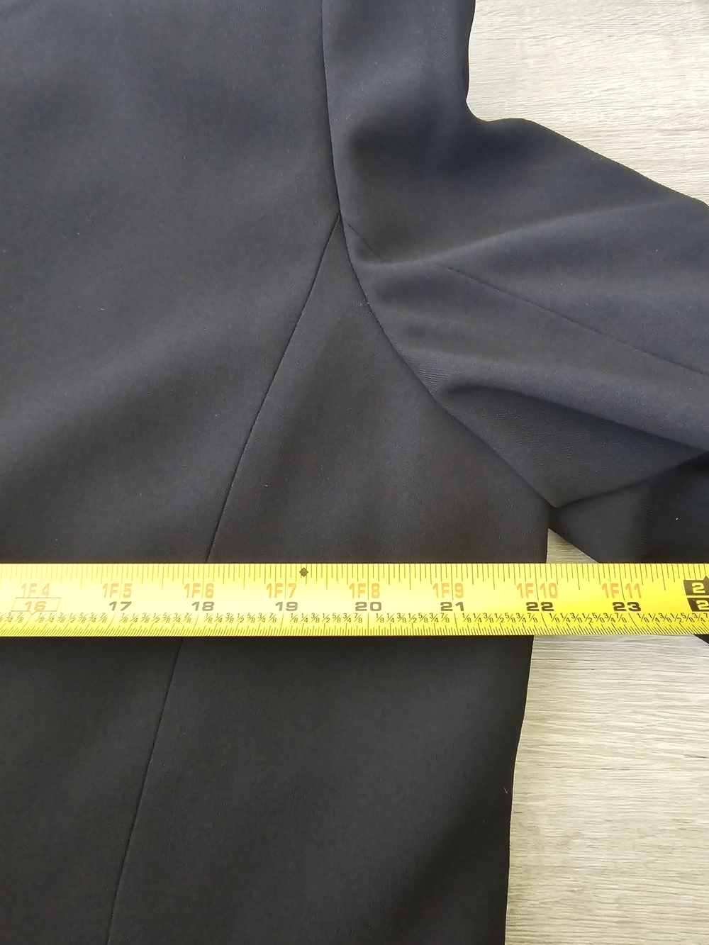 Kasper Black Open-Front Blazer with Cream Contrast Trim - Size 16 - Picture 12 of 16